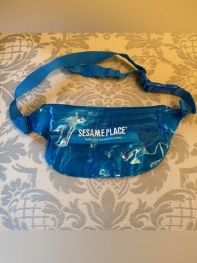 Sesame Place Clear C Through Fanny Pack Crossbody Water Resistant Double Zipper